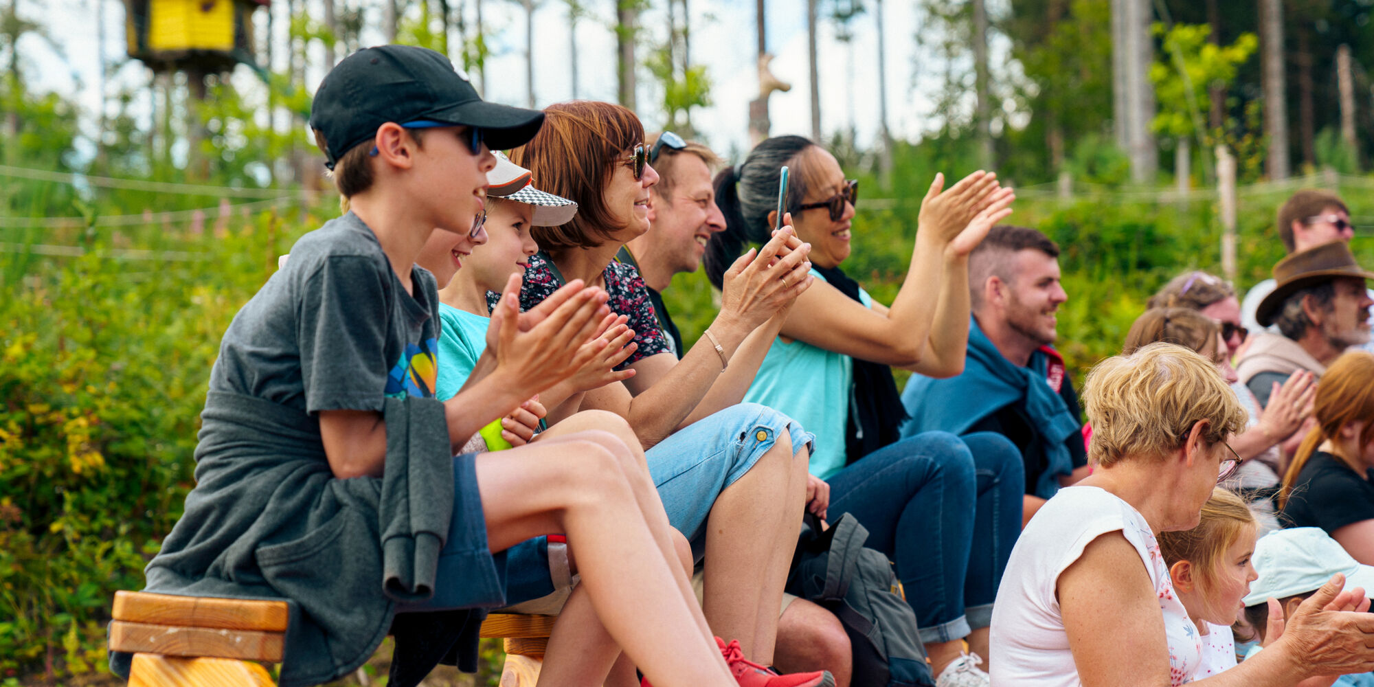 Parents et enfants lors d'animation spectacle Parents et enfants lors d'animation spectacle