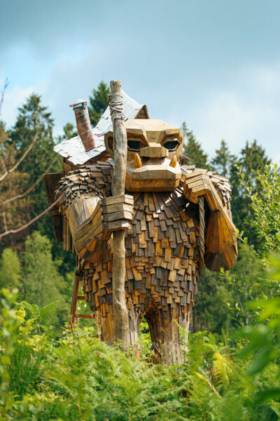 Valdemar le troll voyageur by Thomas Dambo Valdemar le troll voyageur by Thomas Dambo